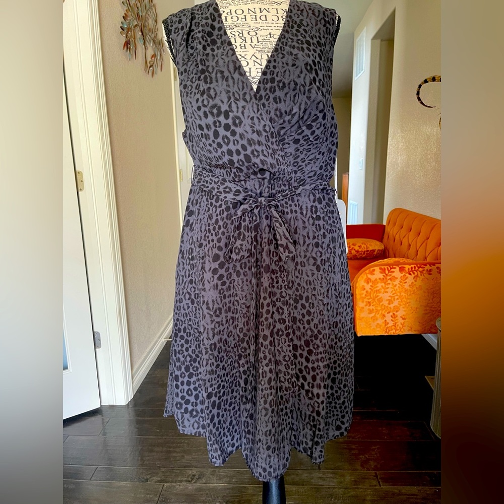 GORGEOUS Kirna Zabete knee length belted dress